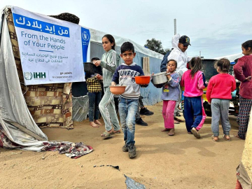 İHH, Gazze’de en çok yemek dağıtımı yapan kuruluşlardan 