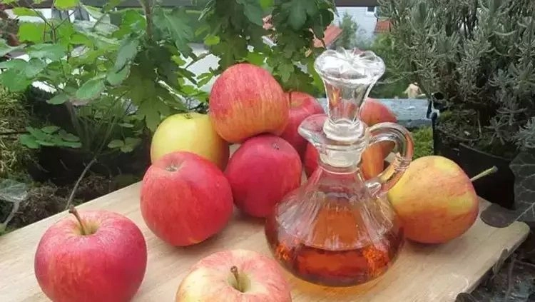 Saçtaki kepeği söküp atıyor: Haftada 1 kez kullanmak yetiyor... Kökleri halat gibi güçlendiriyor, saçları güneş gibi parlatıyor - Resim: 12