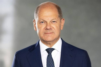 Almanya Başbakanı Scholz'dan hayatını kaybeden Papa Francis için taziye mesajı
