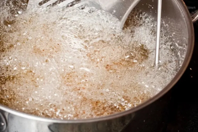 Düzce'de 4 yaşındaki çocuk kızgın yağda yaralandı!