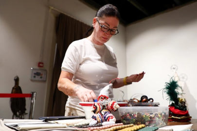 Antalya'da atık kumaşlar kadınların emeğiyle yılbaşı neşesine dönüştü