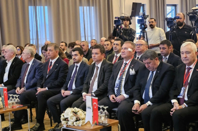 Başkan Aydın 'Afetlere Dirençli Kentler Paneli'ne katıldı