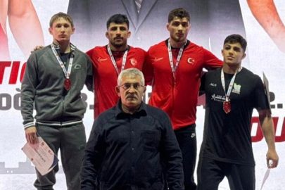 Sakaryalı sporcu Abdülsamet Antalya’da podyuma çıktı