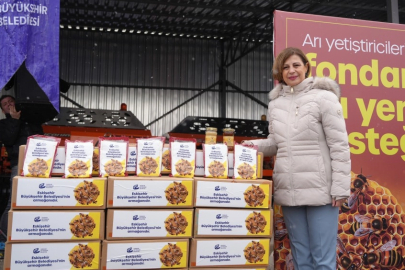 Eskişehir’de arıcılara fondan arı yemi dağıtıldı