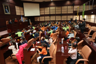 Eskişehirli minik öğrencilerden Başkan Ünlüce’ye anlamlı ziyaret